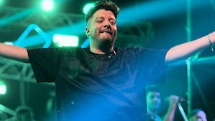 Damián Córdoba recibió a un reconocido exfutbolista en el baile.