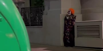 Una persona disfrazada de payaso aterrorizó a los peatones en Nueva Córdoba.