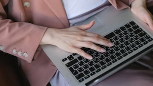 Abrieron 100 vacantes para trabajar en una empresa alemana desde Argentina y con sueldos en dólares.