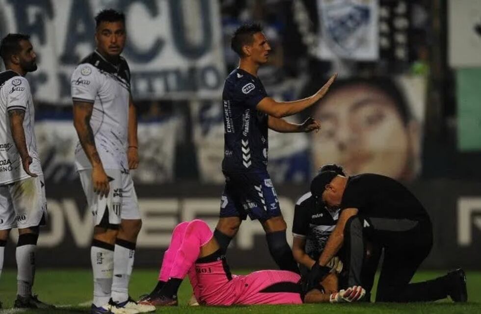 Cómo sigue la salud de Brian Olivera, el arquero ex Instituto agredido por hinchas de Quilmes