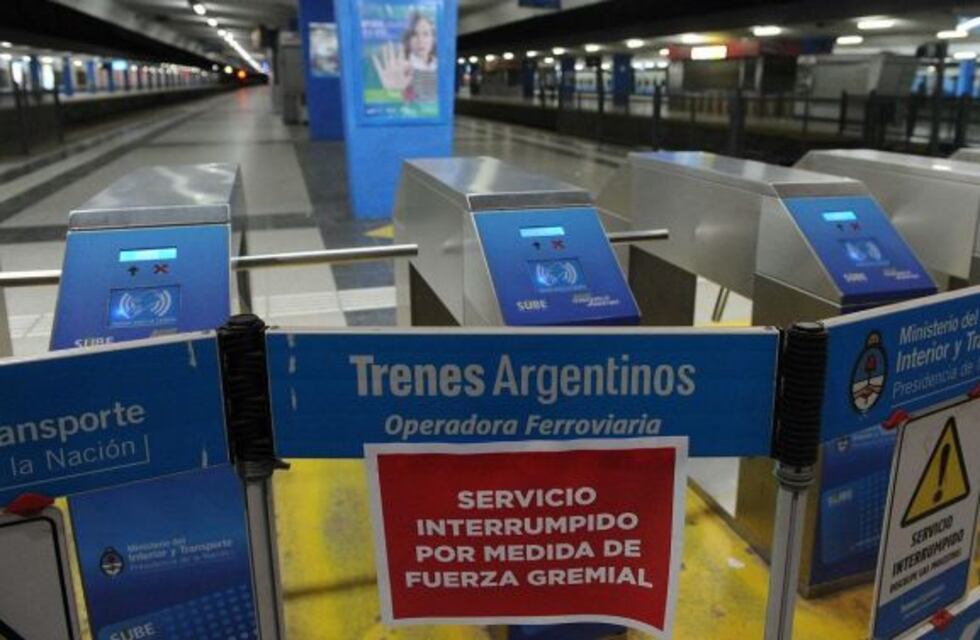 El paro de trenes afectó a 1.300.000 usuarios: qué reclamaba el sindicato La Fraternidad