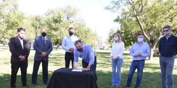 Firmaron el decreto para que la Escuela de Policía esté en el Autódromo