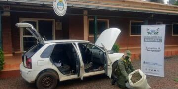 Gobernador Roca: secuestraron marihuana transportada en un automóvil.