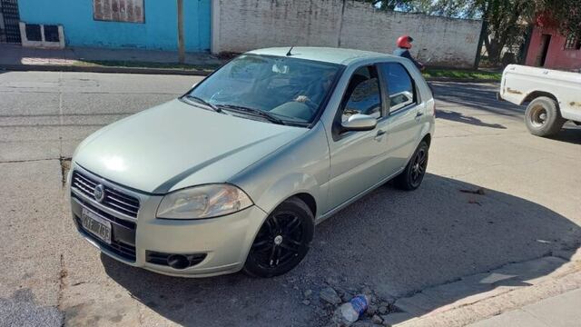 El auto robado a Santiago en Villa Mercedes.