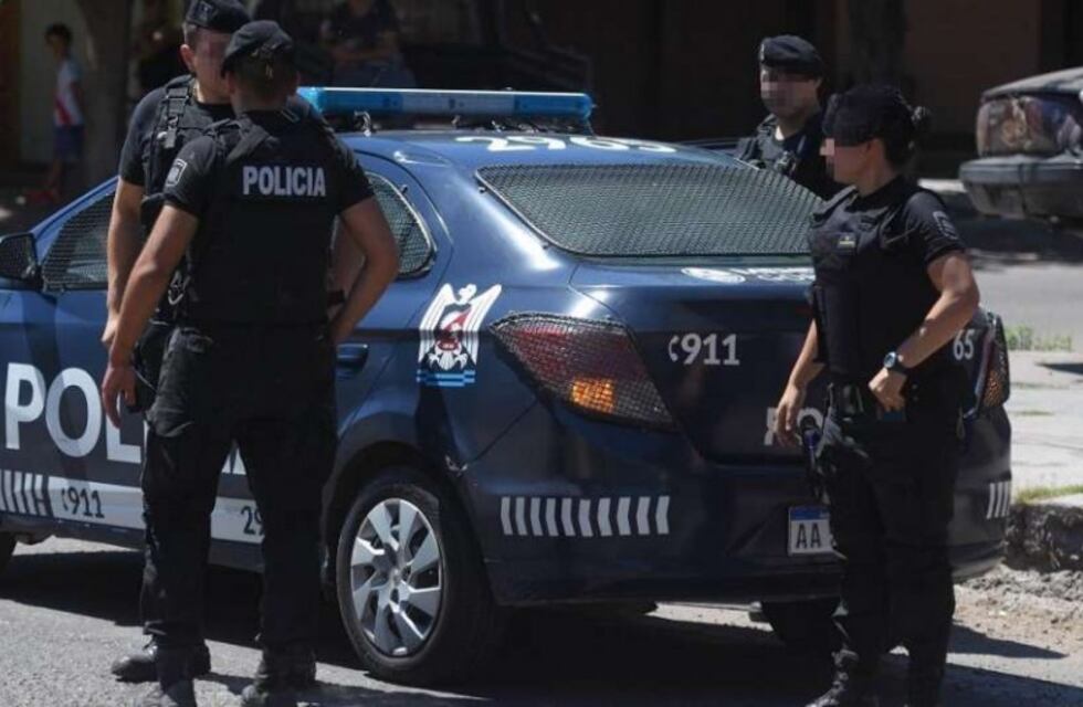 Un penitenciario y un ex gendarme presos por robar en un falso allanamiento