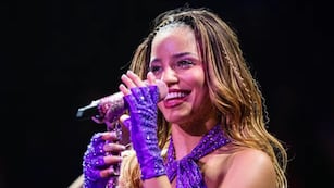 Emilia Mernes deslumbró en su primer concierto de ".mp3 Tour" en el Movistar Arena