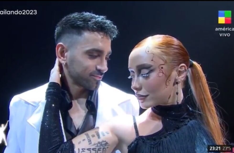Tuli Acosta debutó en el Bailando 2023: hizo bailar a Luck Ra, la rompió y se emocionó hasta las lágrimas