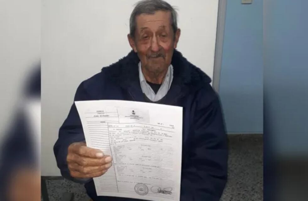 La lucha por su identidad: neuquino recién pudo obtener su partida de nacimiento a los 79 años