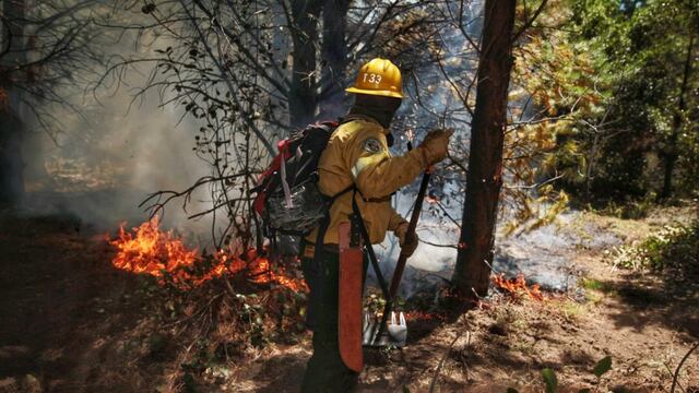 El incendio no logra ser controlado.