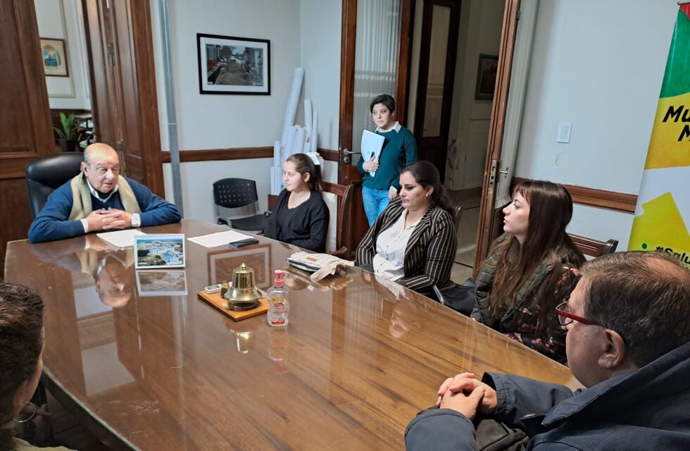 El intendente Sánchez hizo entrega de los créditos Fomepro