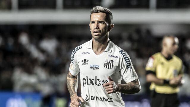 Gabriel Carabajal, surgido en Talleres y con extensa trayectoria, incluso a nivel internacional, ahora juega en Quilmes y enfrentará a Racing.