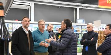 Recorrida por la nueva sucursal de Supermercados Pingüino