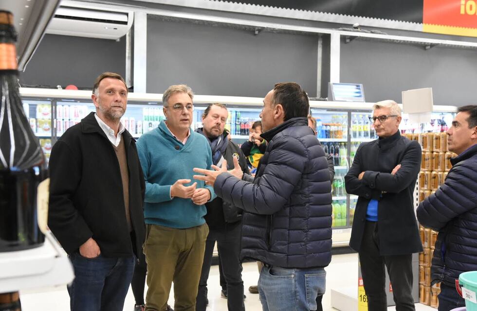 Luis Castellano recorrió el supermercado que se construyó gracias a una iniciativa público-privada