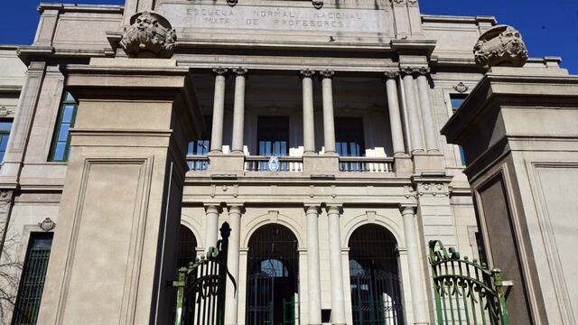 170 aislados por un brote de Covid- 19. (José Hernández)