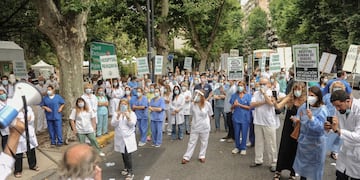 Médicos del hospital Rivadavia adhieren al paro de 36 horas en CABA. (Federico López Claro)