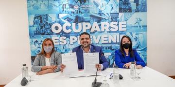En un encuentro encabezado por el Intendente Walter Vuoto se rubricó un convenio para combatir el grooming en la ciudad