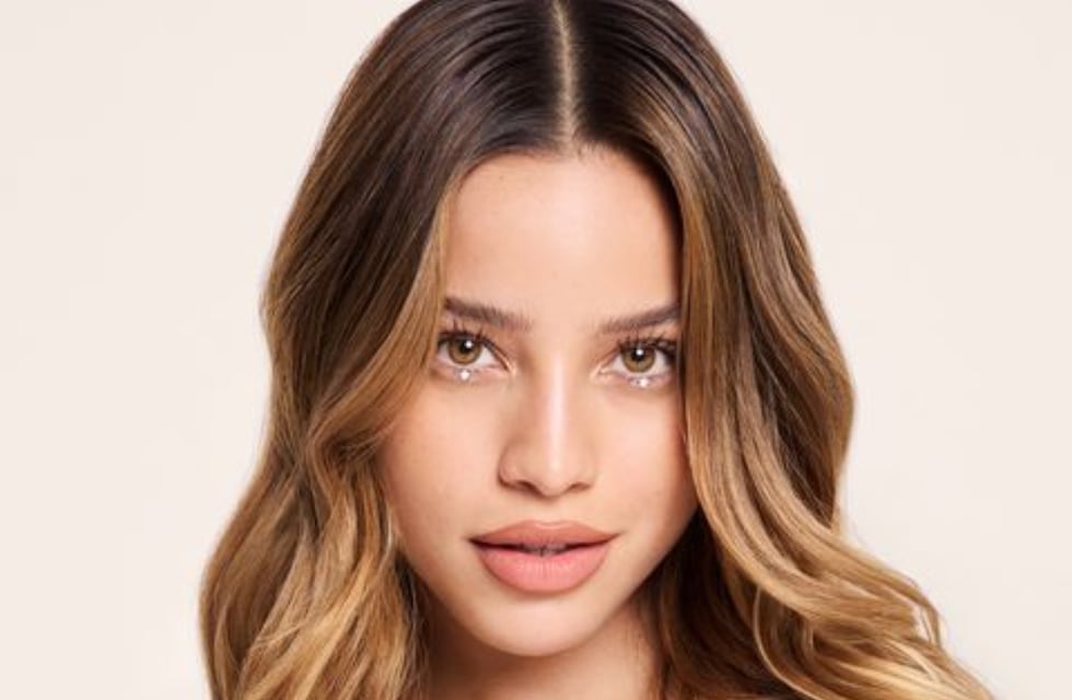 Como Cruella: el elegante y hot disfraz de Emilia Mernes para Halloween que se llevó todos los piropos