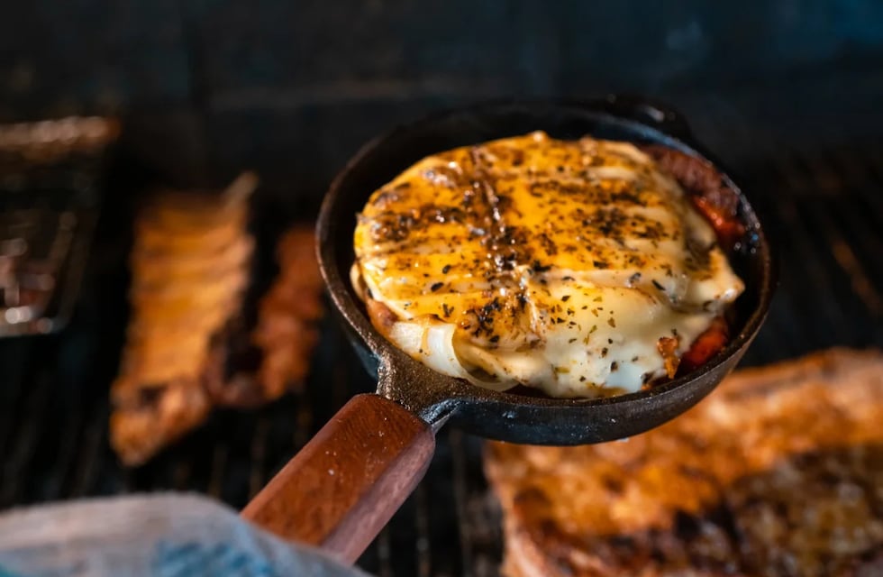 De Córdoba a Don Julio: quién hace la provoleta estrella de la parrilla