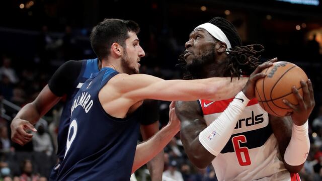 Leandro Bolmaro con otro buen partido en su primer año en la NBA. (AP)