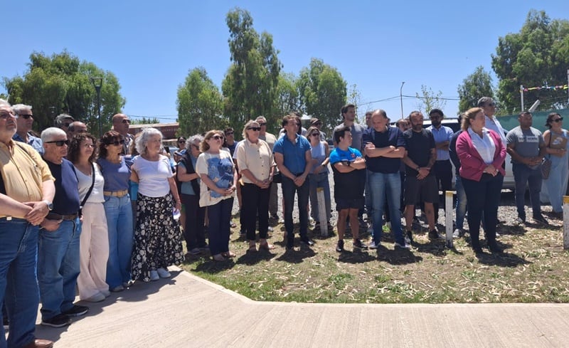 Se inauguró la temporada en el Natatorio Municipal que desde hoy lleva el nombre de “Hiram Silvestre Stefanini”