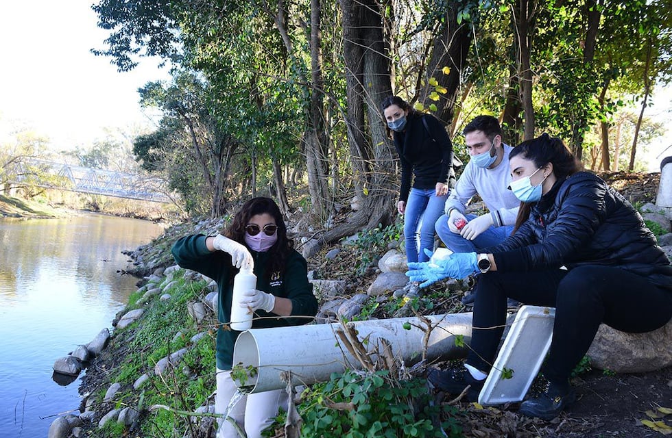 Detectan en el río Suquía líquidos cloacales de dos countries