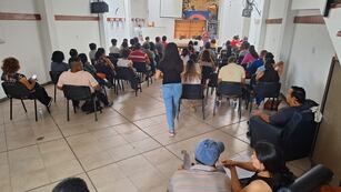 La asamblea del Centro de Docentes de Enseñanza Media y Superior cumplida en la sede gremial de la calle Balcarce, previa a la reunión paritaria con el Gobierno.