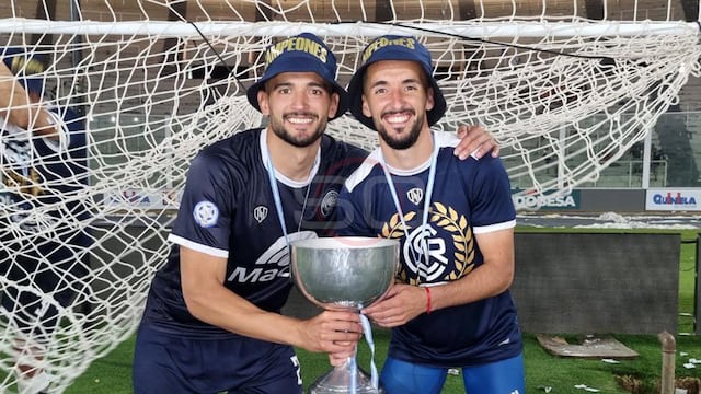 Victorio Ramis (izquierda), ex goleador de Talleres que aportó para el ascenso de Independiente Rivadavia.