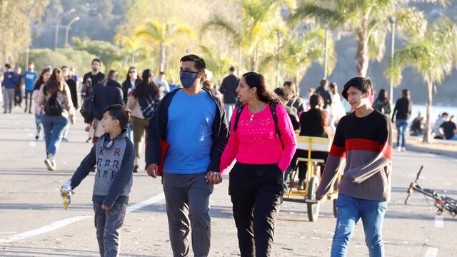 Fotos de turismo. Costanera del lago San Roque. Vacaciones de invierno y turistas en Carlos paz.
Yanina Aguirre/ La Voz