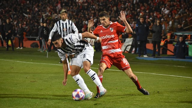 Talleres enfrentó a River por los 16avos de final de la Copa Argentina en Mendoza. (Prensa Copa Argentina)