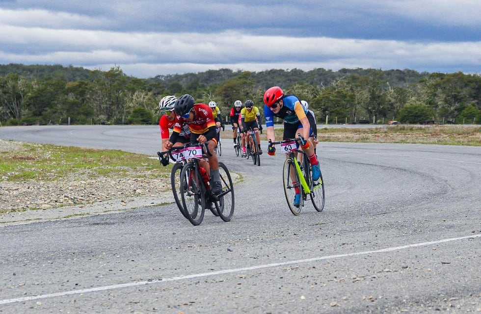 Tolhuin fue escenario de una exitosa jornada de ciclismo