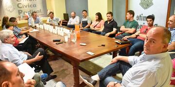 La UCR pampeana le pidió al Gobierno provincial información sobre quienes se vacunaron (El Diario)