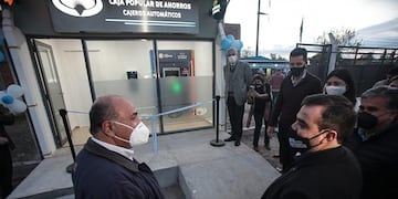 Manzur inauguró un cajero automático en El Bracho.
