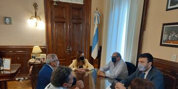 Vargas Aignasse y Garvich recibieron a representantes de los diferentes gremios.