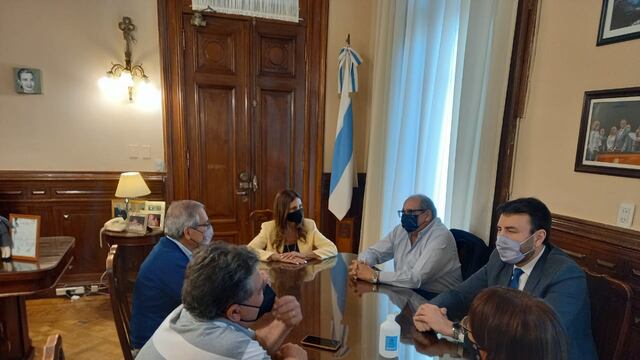 Vargas Aignasse y Garvich recibieron a representantes de los diferentes gremios.