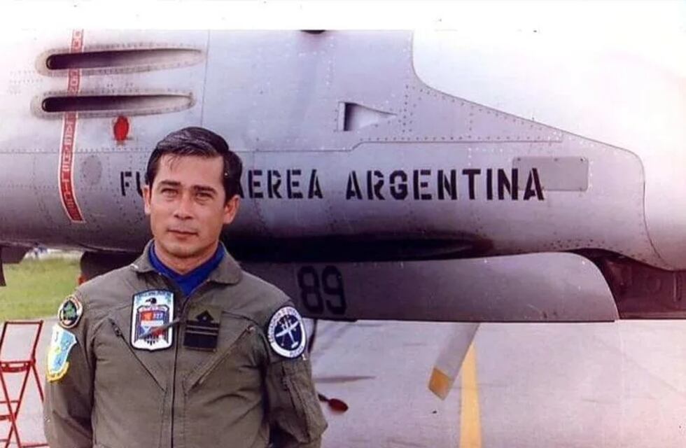 Emotiva despedida para un héroe de Malvinas que dejará de pilotear los aviones de Aerolíneas Argentina