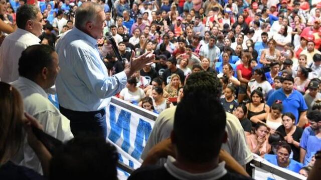 Jaldo encabezó el cierre del encuentro de agrupaciones sociales de la economía popular