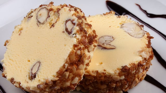 Fue a un restaurante de Chacarita, le sirvieron un almendrado “para armar” y fue viral en Twitter