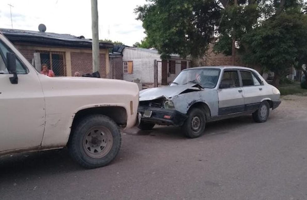 Dejó a su hija dormida en el auto, y una camioneta chocó el vehículo en Tunuyán