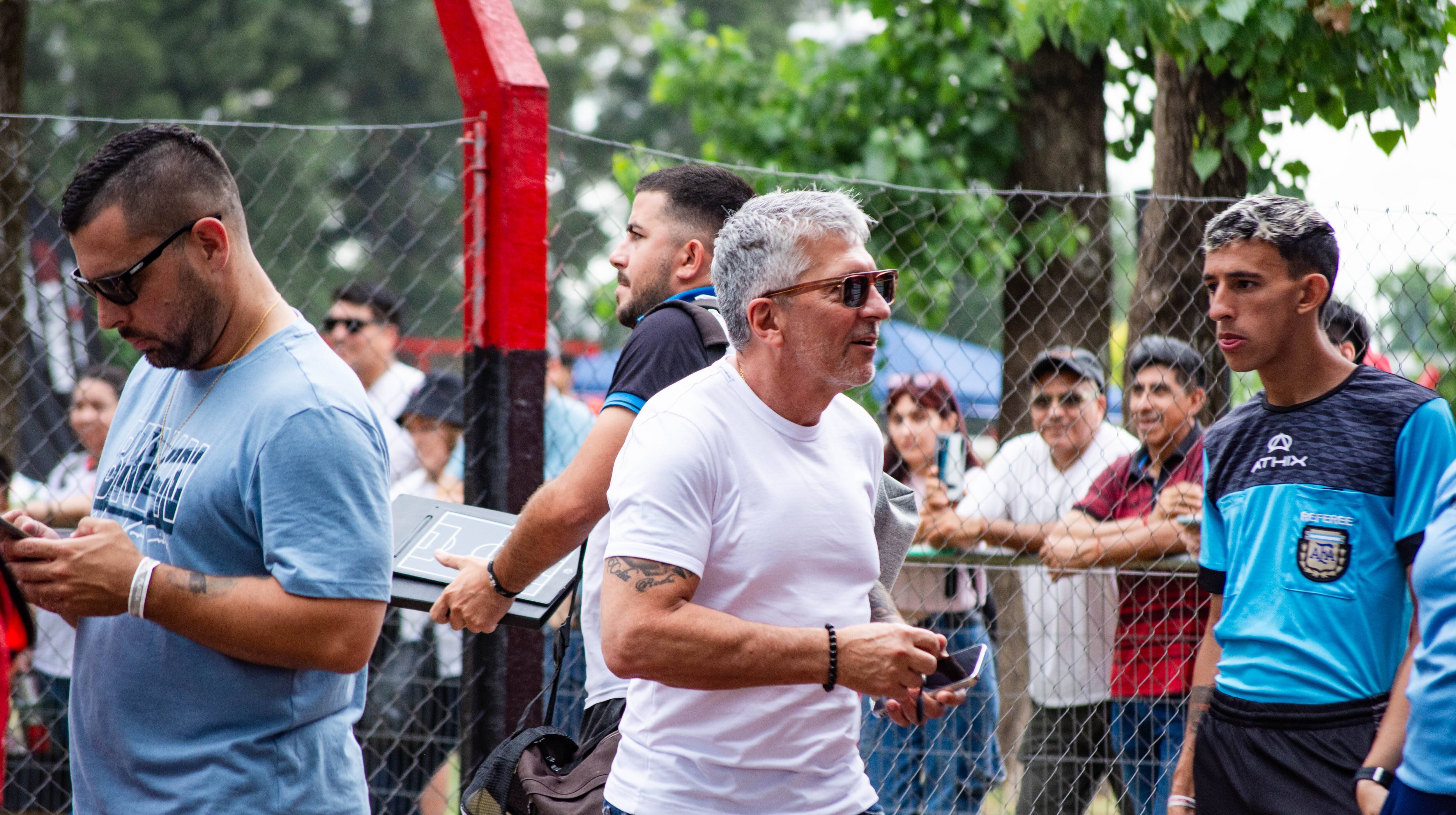 El enojo del entorno de Messi por la insistencia del Presidente.