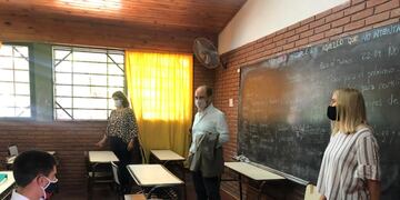 Docentes marcharon en contra de las clases presenciales.