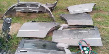 Las partes de vehículos encontradas en los allanamientos.