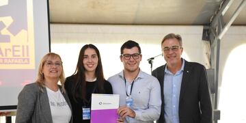 Luis Castellano y Mariana Andereggen en la apertura de las 37ª Jornadas Simultáneas de Estudiantes de Ingeniería Industrial y carreras afines