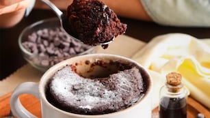 Mug cake chocolatosa en microondas