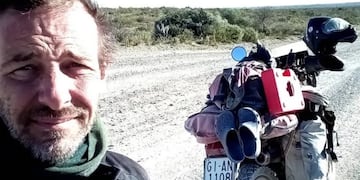 Óscar Mondejar Flores es un motoquero español que lleva dos años viajando por todo el mundo.