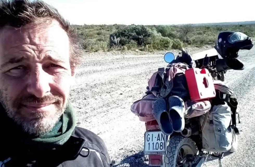 Un motoquero español, “atrapado” en San Juan por el confinamiento estricto