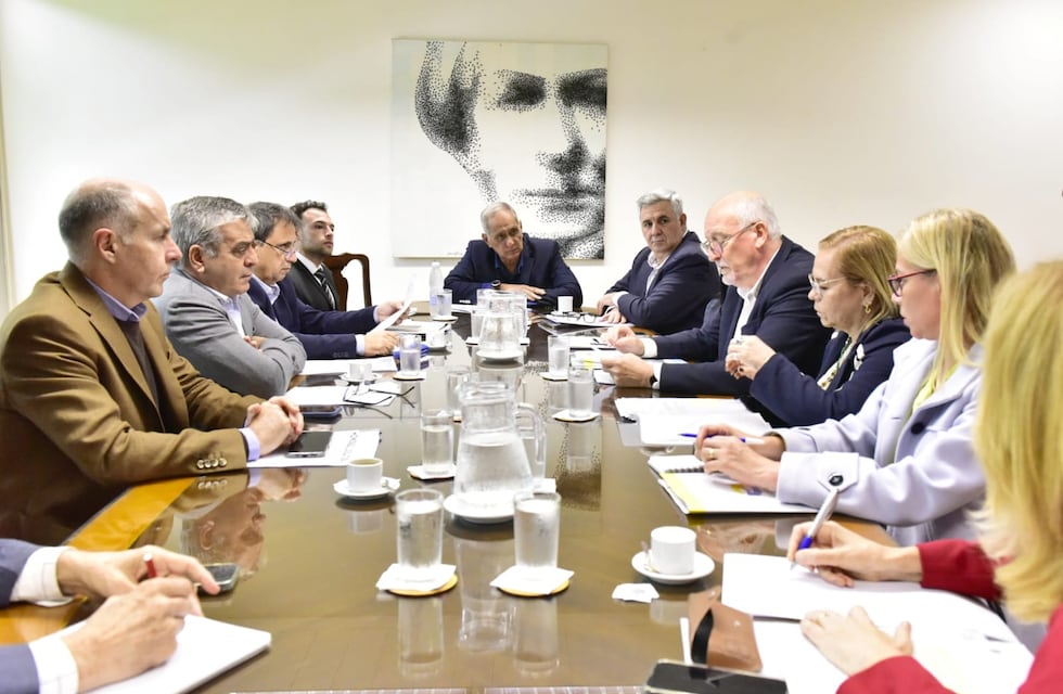 Opinión de legisladores sobre la venta de EDET