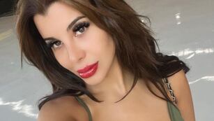 Charlotte Caniggia posó con una microbikini neón (Instagram Charlotte Caniggia)