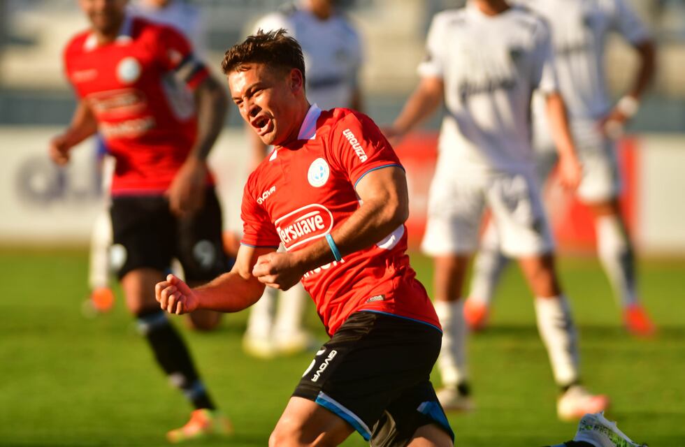 Belgrano va con cambios para visitar a Tigre