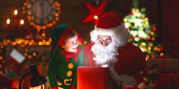 Amigos de Gualeguaychú disfrazados de Duendes llevarán regalos de Navidad a niños carenciados.
