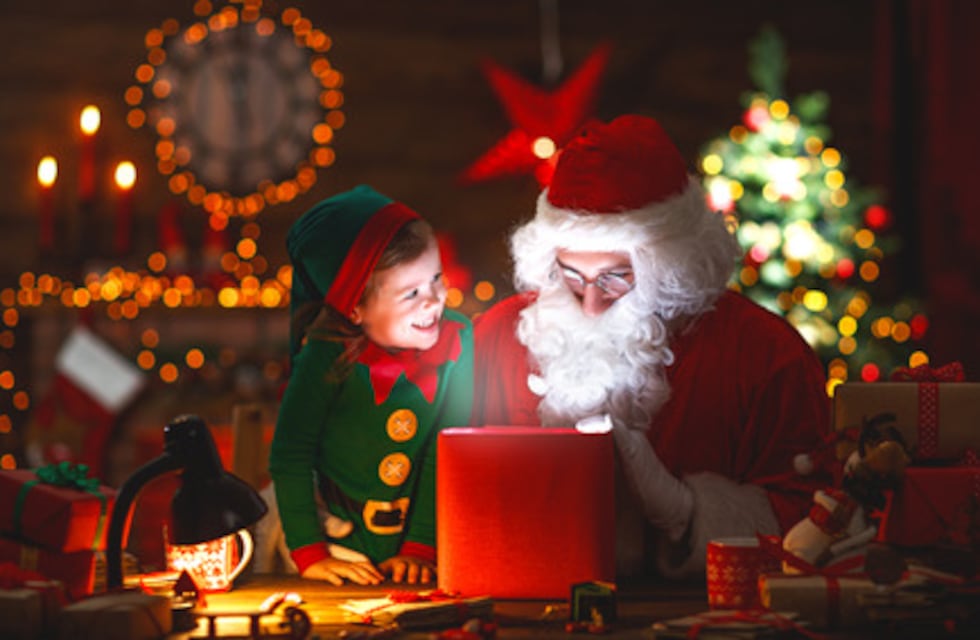 En Gualeguaychú, los Duendes entregan regalos de Navidad